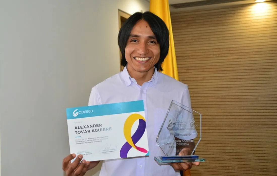 Profesor Alexander Tovar Aguirre, ganó el Premio Innovación Docente de Excelencia Cidesco 2023 