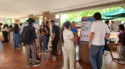 Presentación de pósters a cargo de estudiantes universitarios en Exposemilleros 2025 Presentación de pósters a cargo de estudiantes universitarios en Exposemilleros 2025