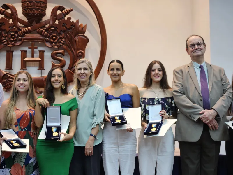 19 estudiantes javerianos fueron reconocidos con la Cruz San Pedro Claver