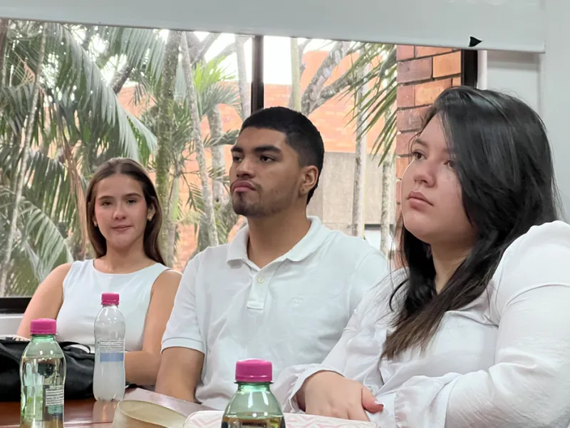 Estudiantes de Mercadeo presentaron propuestas innovadoras a empresarios de la ciudad